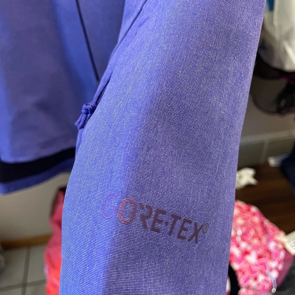 North face - Picture 3 of 6